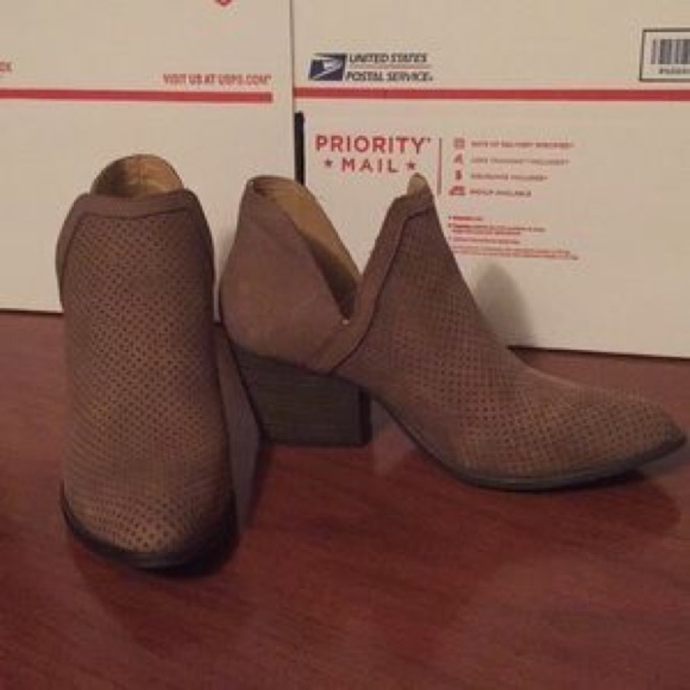 Steve Madden "Amerisa" Bootie